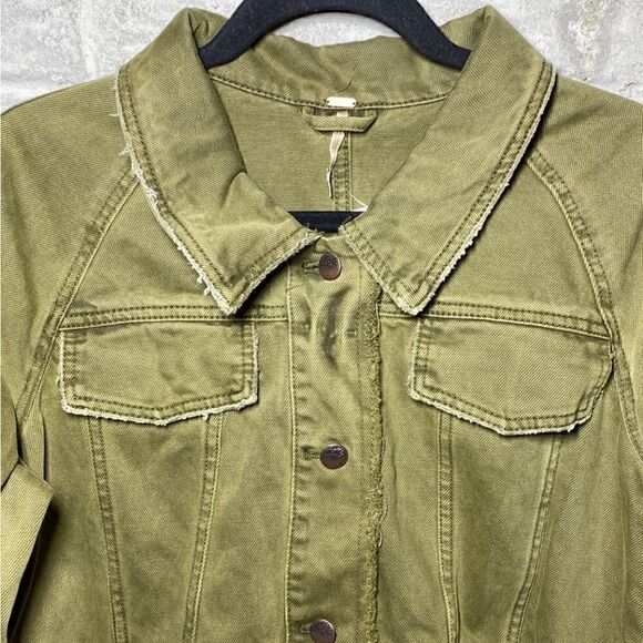 ⭐️NWT MSRP $168 Free People Cotton Denim Jacket Small - Picture 3 of 11